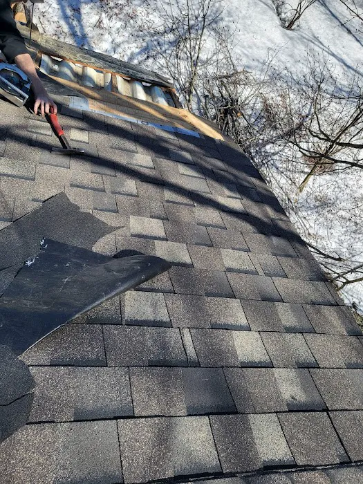 Canadian Country Roofing and Renovations Picture 10