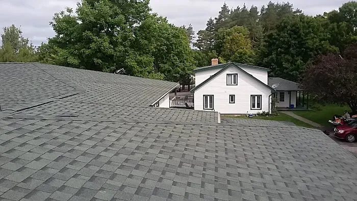 Peaks & Plateaus Roofing Picture 7