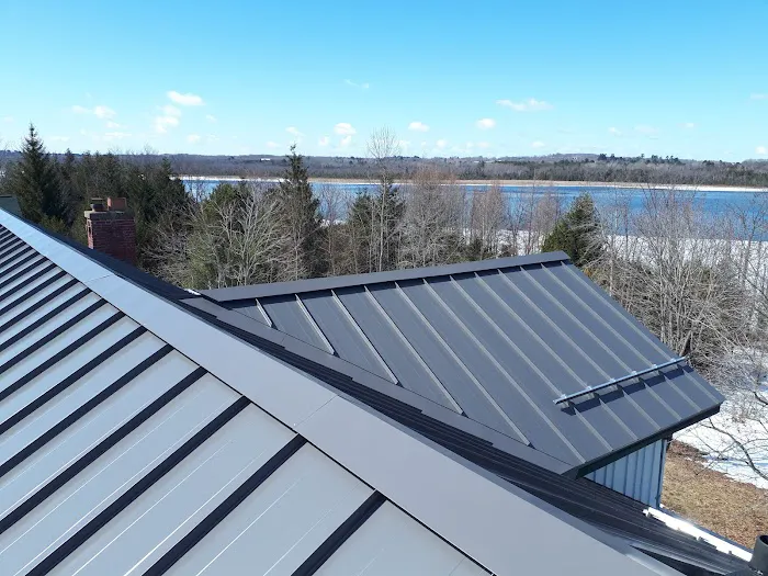 Peaks & Plateaus Roofing Picture 3