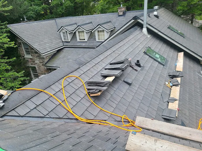 BLGR Contracting LTD steel roofing specialists Picture 1