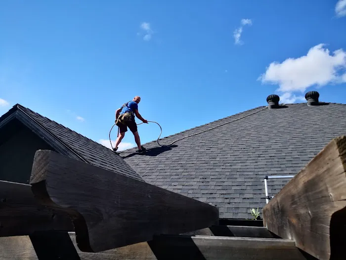 Master Roofer Picture 3