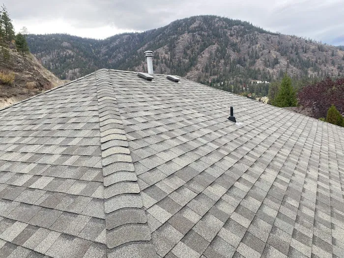 Gentlemen's roofing Picture 3