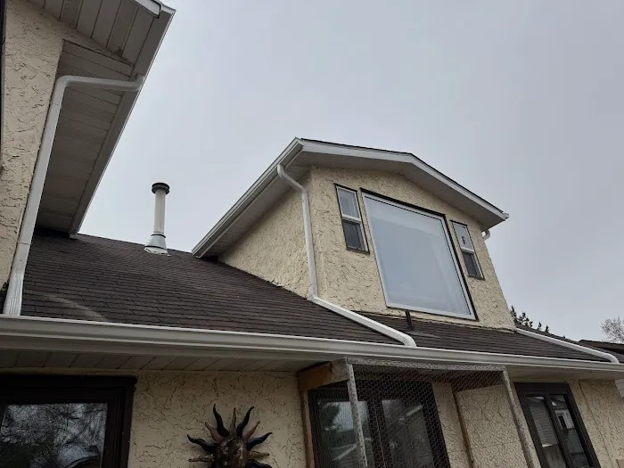 Mex Roofing and Eavestroughing inc. Picture 1