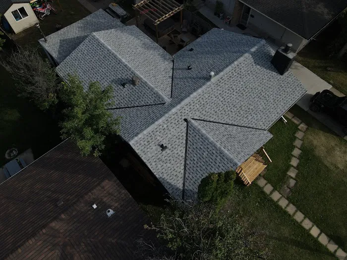 Roomi's Roofing Picture 10