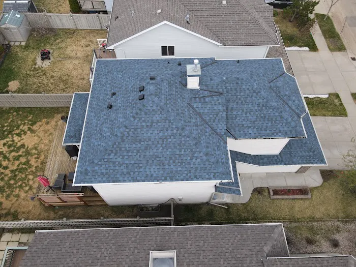 Roomi's Roofing Picture 2