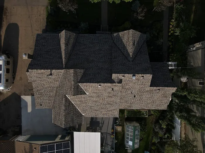 Roomi's Roofing Picture 5
