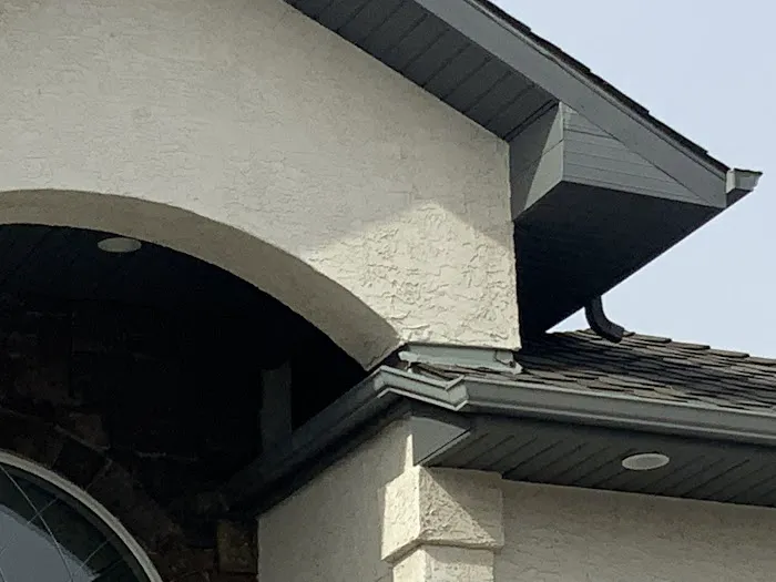 Reid's Roofing & Insulation Picture 1