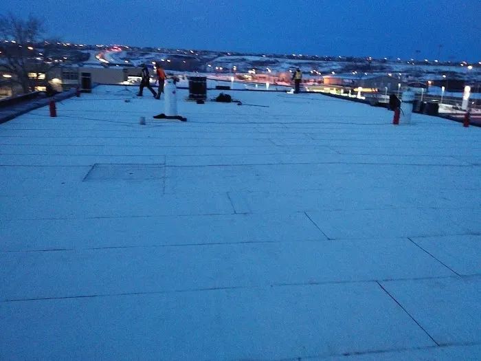 A & M Roofing Picture 1