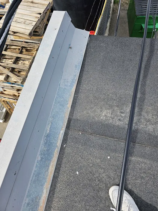 CALGARY ROOFING & EXTERIORS LTD Picture 7