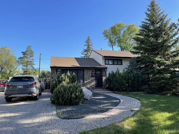 Charleswood Roofing & Exteriors Picture 1
