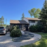 Charleswood Roofing & Exteriors ico
