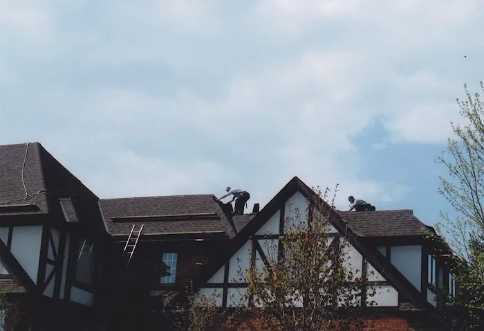 Edge's Roofing Co Picture 7