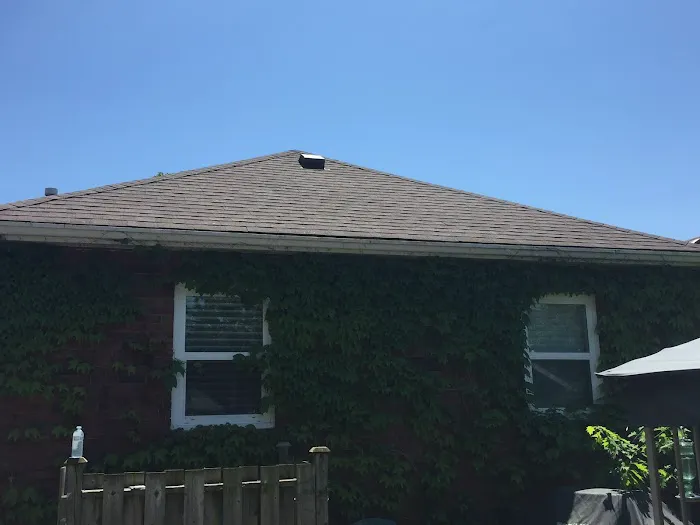 ANDRE'S ROOFING Picture 1