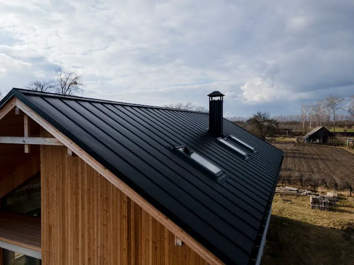 Golden Horseshoe Roofing Picture 3