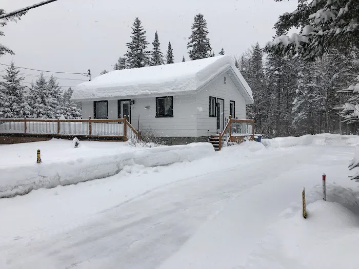 B O C Déneigement de Toitures Picture 2
