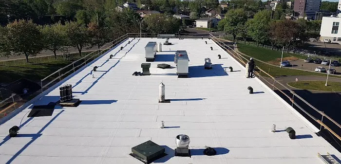 H&E Construction Inc, Division Toiture - Toit plat Lachine Picture 1