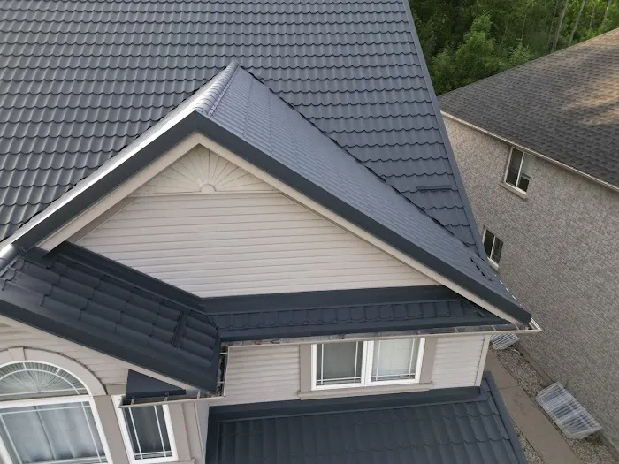 M Roofing Picture 1