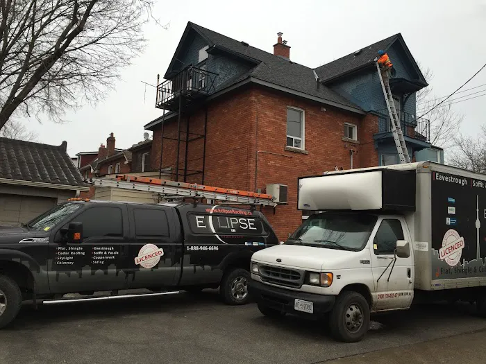 Toronto Roofing Company | Skylights and Siding Picture 5