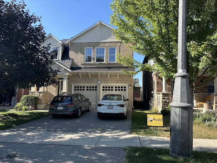 Rydel Roofing & Siding in Newmarket Picture 10