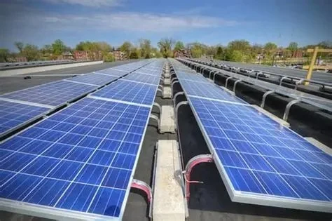 How Solar Panels Affect Your Roof’s Integrity in Canada