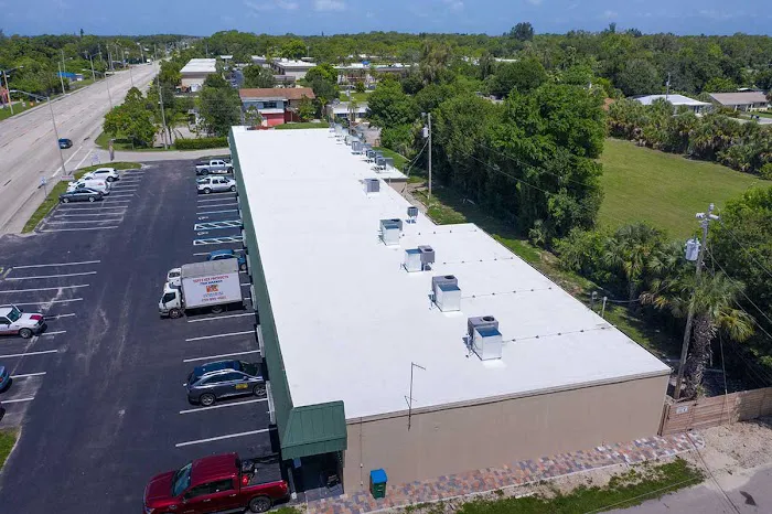 LJ&R Roofing Picture 1