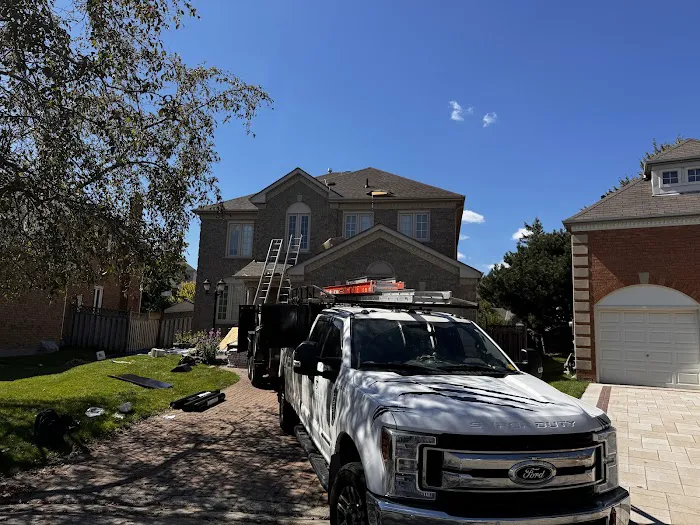 H&R Roofing Picture 1