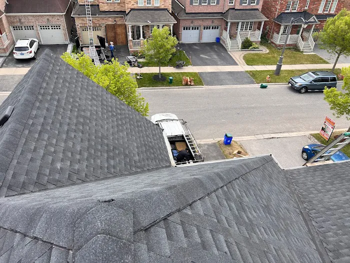 H&R Roofing Picture 3