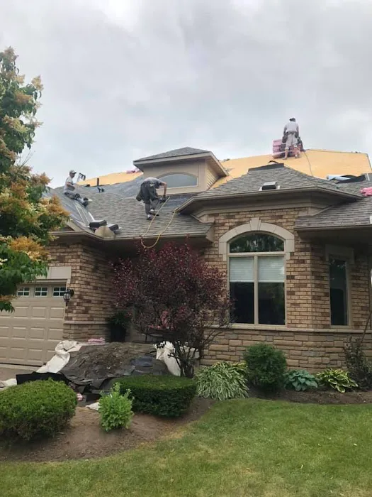 Peaks & Valleys Construction - All Kinds of Metal Roofing in Barrie, Ontario | Roof Repairs & Installation | FREE Estimates Picture 1