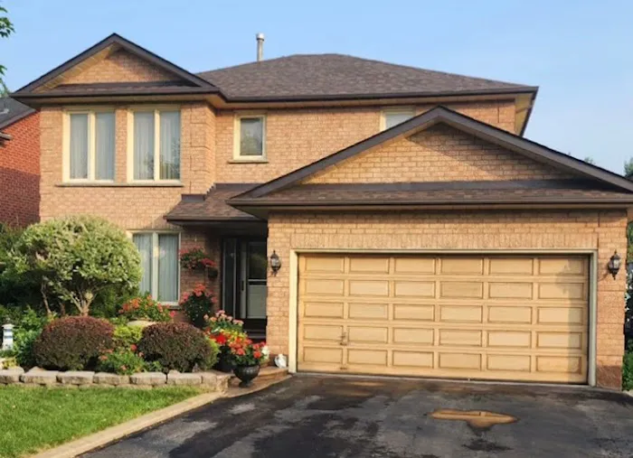 Gold Standard Exteriors - Orangeville, Caledon and Mono Roofing, Eavestrough and Siding Picture 5