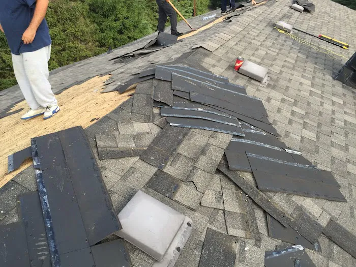 Custom Contracting Roofing & Eavestrough Repair Picture 2