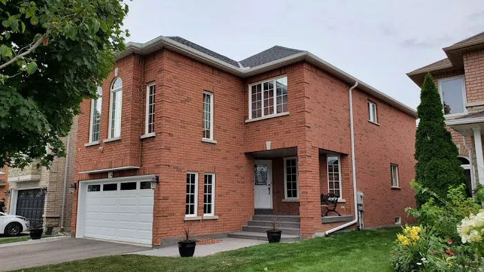 Studio Aluminum - Siding, Eavestrough, Roofing, Soffit & Fascia Picture 2
