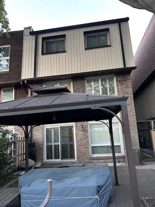 Canadian Siding and Roofing Picture 2