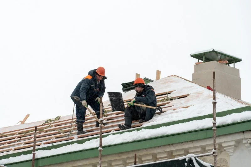 Can Roofing Be Done in the Winter? The Challenges and Solutions