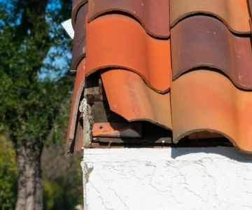 Top Signs Your Roof Has a Leak and How to Fix It