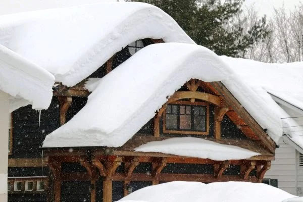 What Is the Best Roof for Heavy Snow in Canada?