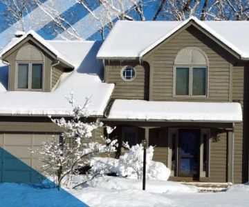 Best Roofing Materials for Cold Climates in 2025