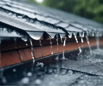What to Do If Your Roof Starts Leaking at Night