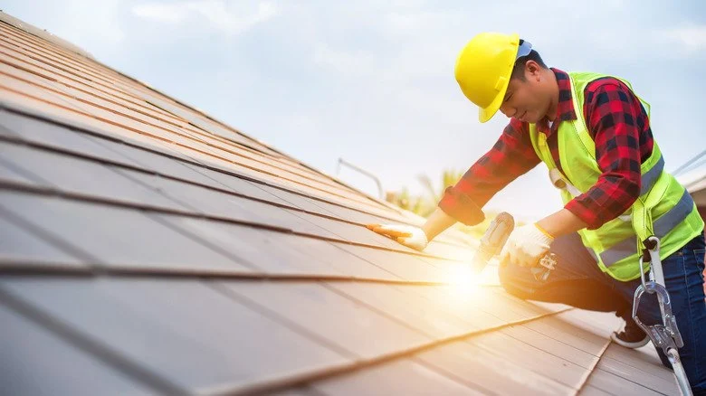 Best Time of Year for Replacing a Roof in Canada