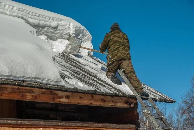 Rooftop Snow Load Safety: How Roof Structure Should Be Built & Maintained in Canada