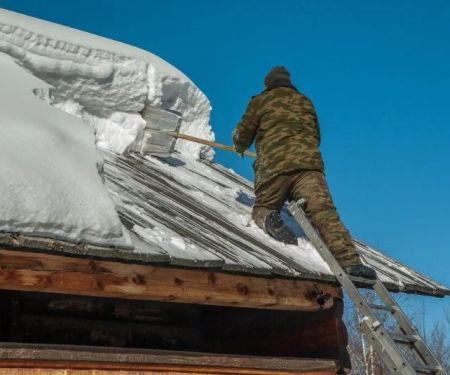 Rooftop Snow Load Safety: How Roof Structure Should Be Built & Maintained in Canada