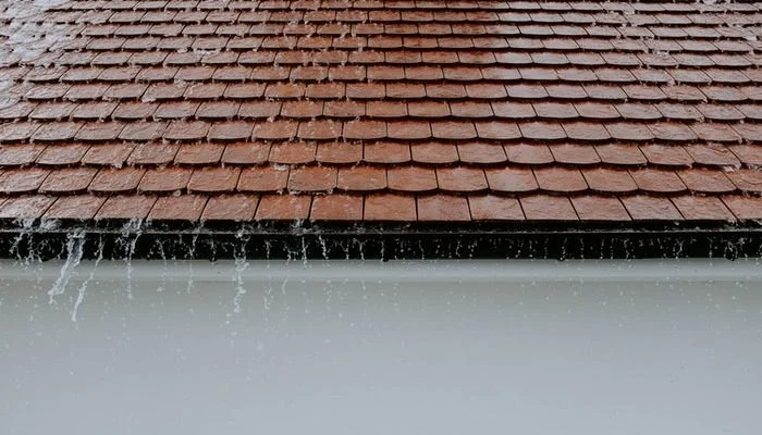 How to Prevent Water Damage from Broken Roof Overflow