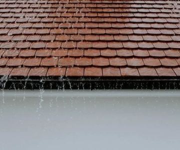 How to Prevent Water Damage from Broken Roof Overflow