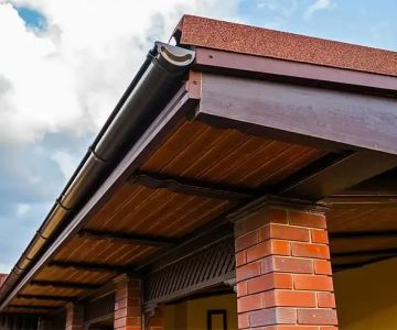 Roof Overhangs: How Much Overhang Is Enough to Protect Your Walls & Foundation