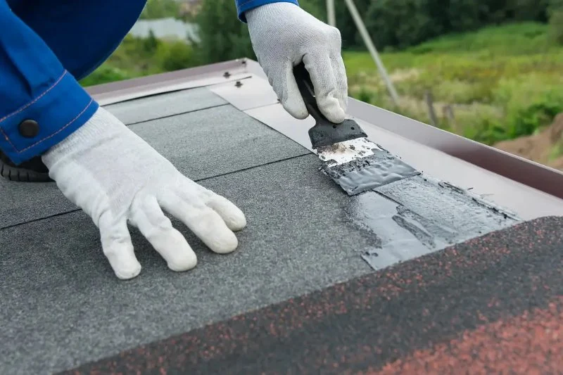 Best Roof Sealants for Cold Weather in Canada: A Comprehensive Guide