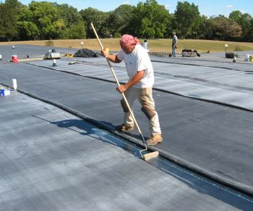 Lifespan of Rubber Roofing Membranes: When Maintenance Becomes Replacement