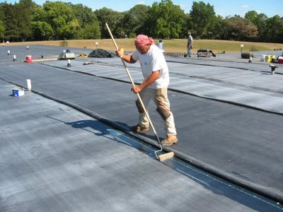 Lifespan of Rubber Roofing Membranes: When Maintenance Becomes Replacement