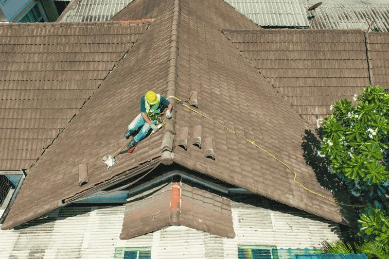 How to Make a Roof Warranty Claim in Canada